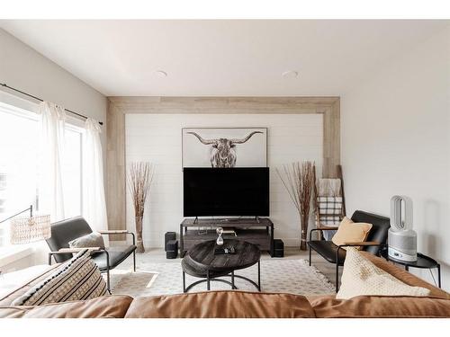 120 Walnut Place, Fort Mcmurray, AB - Indoor Photo Showing Living Room