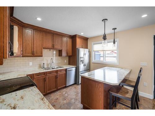118 Aspenhill Drive, Fort Mcmurray, AB - Indoor Photo Showing Kitchen With Double Sink