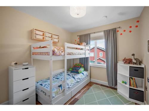 118 Aspenhill Drive, Fort Mcmurray, AB - Indoor Photo Showing Bedroom