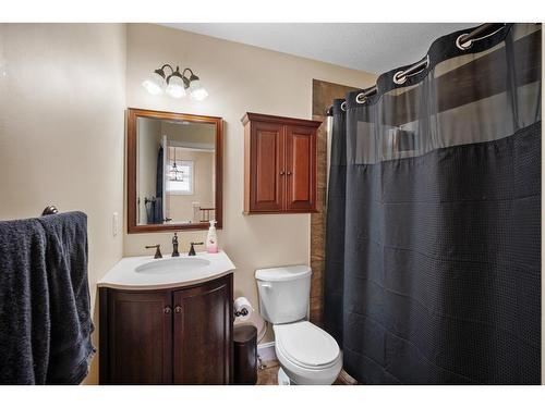 118 Aspenhill Drive, Fort Mcmurray, AB - Indoor Photo Showing Bathroom