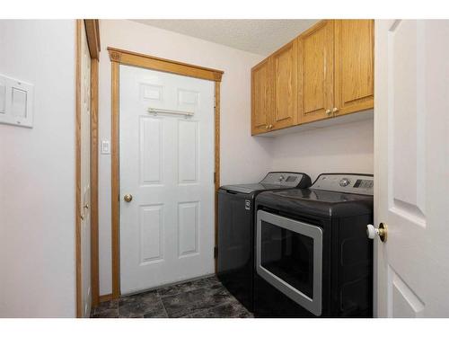 293 Ball Place, Fort Mcmurray, AB - Indoor Photo Showing Laundry Room