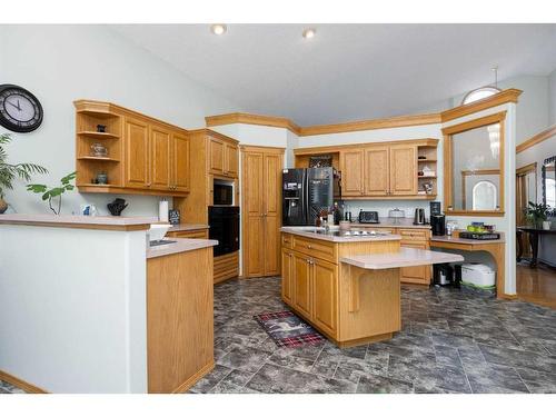 293 Ball Place, Fort Mcmurray, AB - Indoor Photo Showing Kitchen