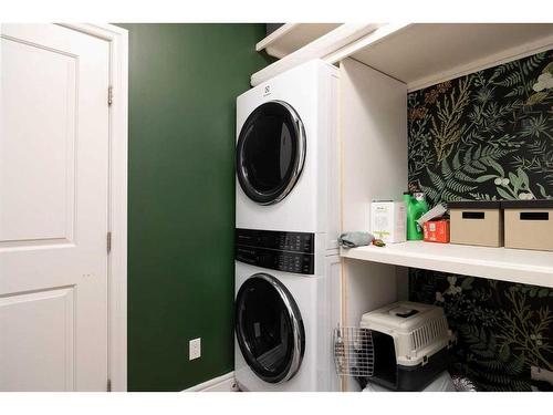 288 Falcon Drive, Fort Mcmurray, AB - Indoor Photo Showing Laundry Room