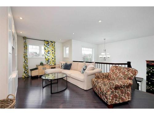 288 Falcon Drive, Fort Mcmurray, AB - Indoor Photo Showing Living Room