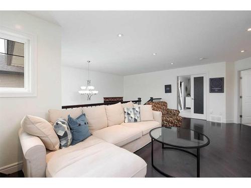 288 Falcon Drive, Fort Mcmurray, AB - Indoor Photo Showing Living Room