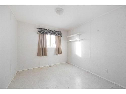 260 Harpe Way, Fort Mcmurray, AB - Indoor Photo Showing Other Room