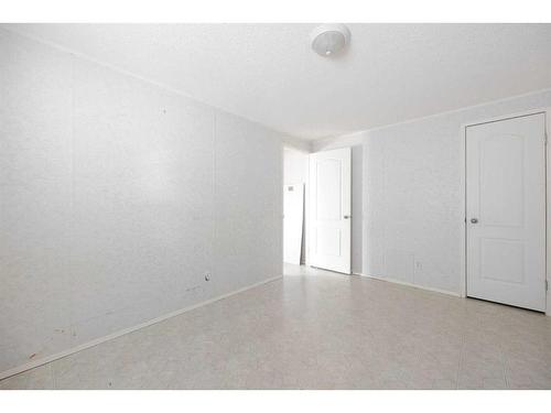 260 Harpe Way, Fort Mcmurray, AB - Indoor Photo Showing Other Room