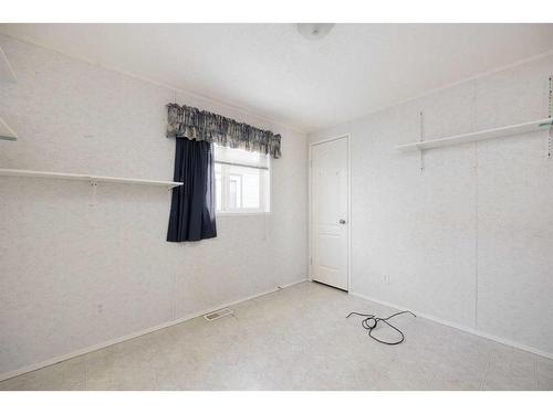 260 Harpe Way, Fort Mcmurray, AB - Indoor Photo Showing Other Room