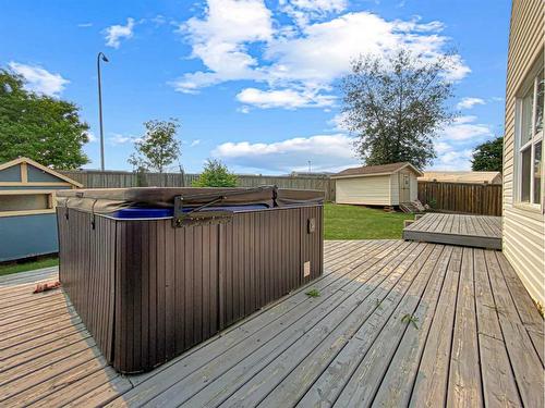 146 Plamondon Way, Fort Mcmurray, AB - Outdoor With Deck Patio Veranda