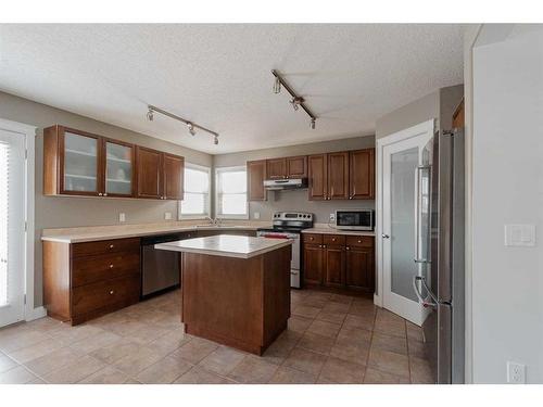 148 Walnut Crescent, Fort Mcmurray, AB - Indoor Photo Showing Kitchen With Stainless Steel Kitchen