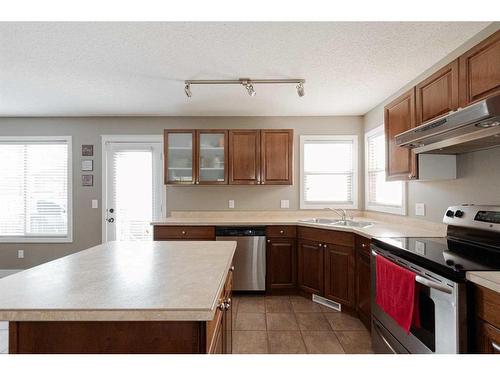 148 Walnut Crescent, Fort Mcmurray, AB - Indoor Photo Showing Kitchen With Stainless Steel Kitchen With Double Sink