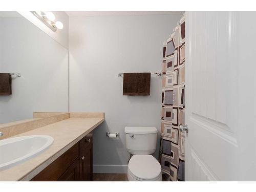 148 Walnut Crescent, Fort Mcmurray, AB - Indoor Photo Showing Bathroom