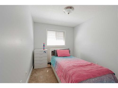 148 Walnut Crescent, Fort Mcmurray, AB - Indoor Photo Showing Bedroom