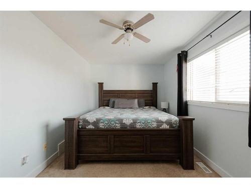 148 Walnut Crescent, Fort Mcmurray, AB - Indoor Photo Showing Bedroom