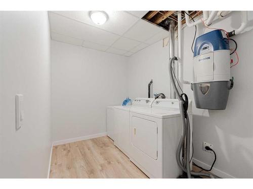 148 Walnut Crescent, Fort Mcmurray, AB - Indoor Photo Showing Laundry Room