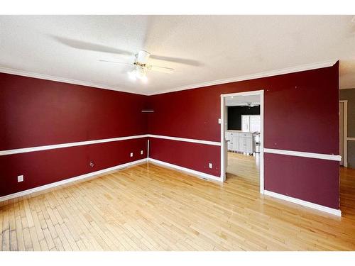 185 Ermine Crescent, Fort Mcmurray, AB - Indoor Photo Showing Other Room