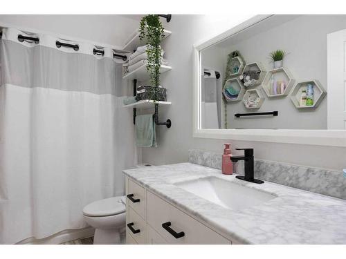 149 Ermine Crescent, Fort Mcmurray, AB - Indoor Photo Showing Bathroom