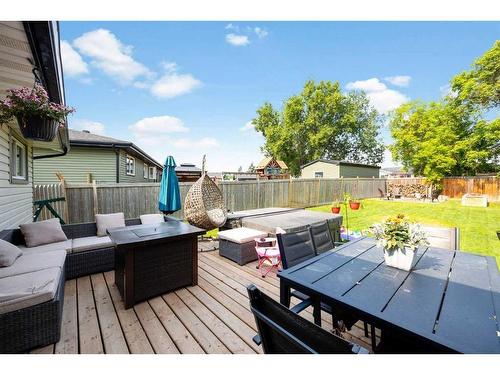 149 Ermine Crescent, Fort Mcmurray, AB - Outdoor With Deck Patio Veranda