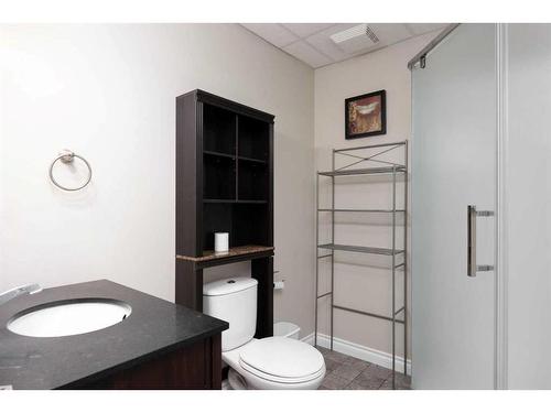 193 Elm Street Nw, Fort Mcmurray, AB - Indoor Photo Showing Bathroom