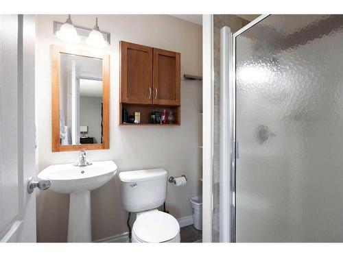 193 Elm Street Nw, Fort Mcmurray, AB - Indoor Photo Showing Bathroom
