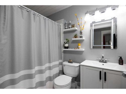 193 Elm Street Nw, Fort Mcmurray, AB - Indoor Photo Showing Bathroom