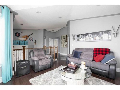 193 Elm Street Nw, Fort Mcmurray, AB - Indoor Photo Showing Living Room