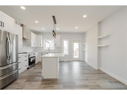 145 Athabasca Crescent, Fort Mcmurray, AB - Indoor Photo Showing Kitchen With Stainless Steel Kitchen With Upgraded Kitchen