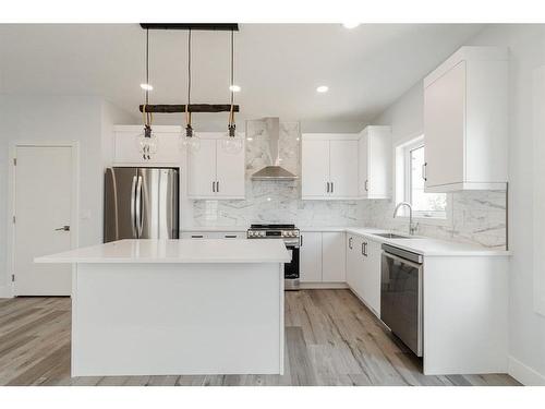 145 Athabasca Crescent, Fort Mcmurray, AB - Indoor Photo Showing Kitchen With Stainless Steel Kitchen With Upgraded Kitchen