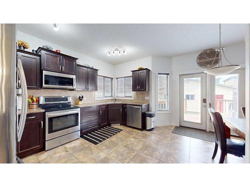 152 Fireweed Crescent, Fort Mcmurray, AB - Indoor Photo Showing Kitchen