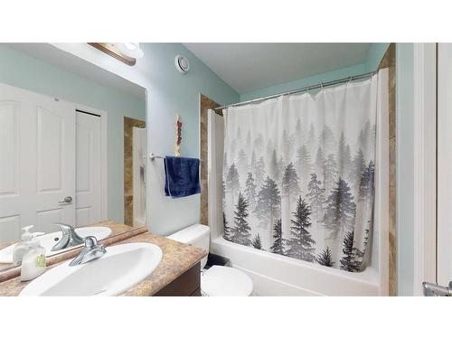 152 Fireweed Crescent, Fort Mcmurray, AB - Indoor Photo Showing Bathroom