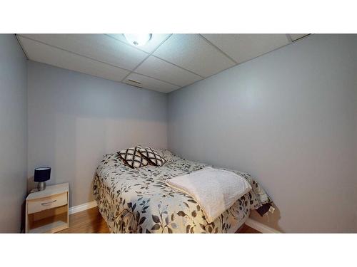 152 Fireweed Crescent, Fort Mcmurray, AB - Indoor Photo Showing Bedroom