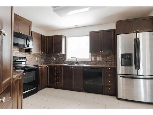 307-104 Loutit Road, Fort Mcmurray, AB - Indoor Photo Showing Kitchen With Stainless Steel Kitchen