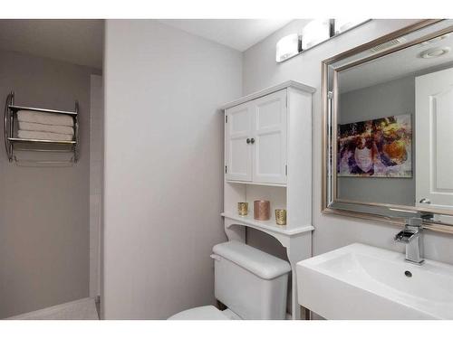 103 J W Mann Drive, Fort Mcmurray, AB - Indoor Photo Showing Bathroom
