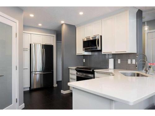 103 J W Mann Drive, Fort Mcmurray, AB - Indoor Photo Showing Kitchen With Upgraded Kitchen