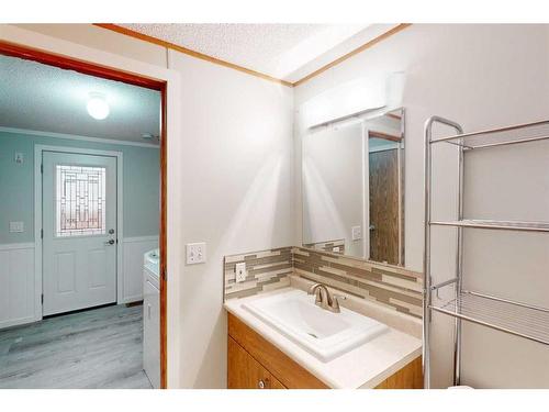 160 Gregoire Crescent, Fort Mcmurray, AB - Indoor Photo Showing Bathroom