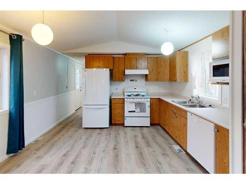 160 Gregoire Crescent, Fort Mcmurray, AB - Indoor Photo Showing Kitchen With Double Sink