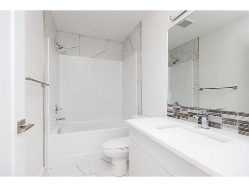 200 Siltstone Place, Fort Mcmurray, AB - Indoor Photo Showing Bathroom