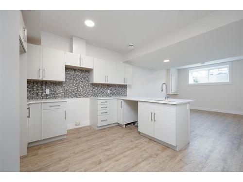 200 Siltstone Place, Fort Mcmurray, AB - Indoor Photo Showing Kitchen