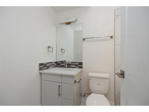 200 Siltstone Place, Fort Mcmurray, AB - Indoor Photo Showing Bathroom