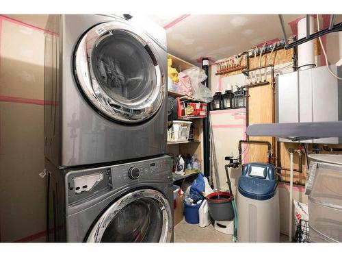 100 Trillium Bay, Fort Mcmurray, AB - Indoor Photo Showing Laundry Room
