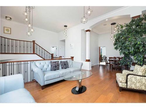 100 Trillium Bay, Fort Mcmurray, AB - Indoor Photo Showing Living Room