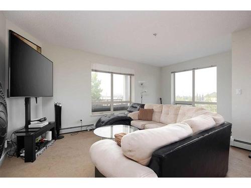 305-136B Sandpiper Road, Fort Mcmurray, AB - Indoor Photo Showing Living Room