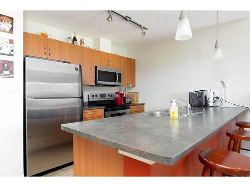 305-136B Sandpiper Road, Fort Mcmurray, AB - Indoor Photo Showing Kitchen