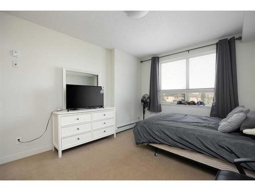 305-136B Sandpiper Road, Fort Mcmurray, AB - Indoor Photo Showing Bedroom