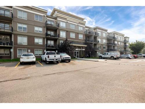 305-136B Sandpiper Road, Fort Mcmurray, AB - Outdoor With Facade