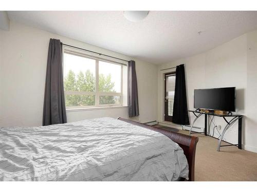 305-136B Sandpiper Road, Fort Mcmurray, AB - Indoor Photo Showing Bedroom