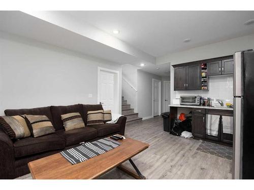 188 Beacon Hill Drive, Fort Mcmurray, AB - Indoor Photo Showing Living Room