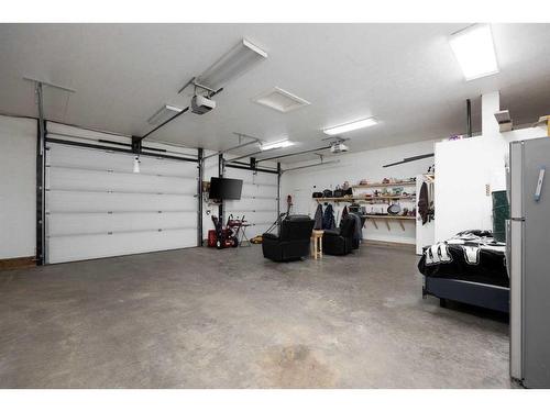 188 Beacon Hill Drive, Fort Mcmurray, AB - Indoor Photo Showing Garage