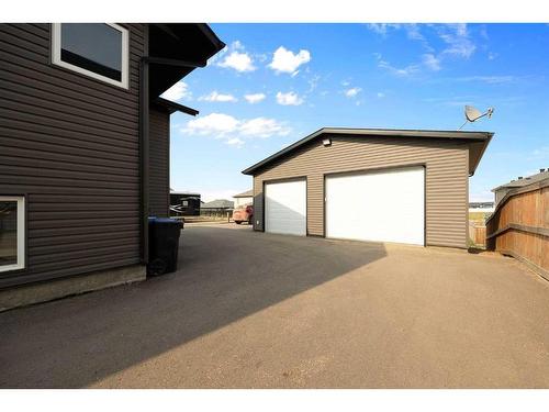 188 Beacon Hill Drive, Fort Mcmurray, AB - Outdoor With Exterior