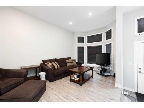 188 Beacon Hill Drive, Fort Mcmurray, AB - Indoor Photo Showing Living Room